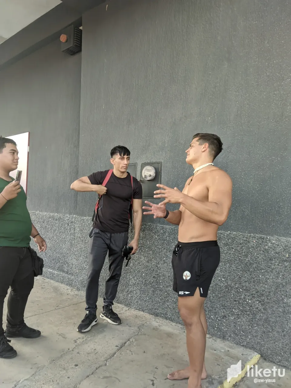 clvlrbx4k000i3gszc5rs47qi_PXL_20240428_174519700.webp