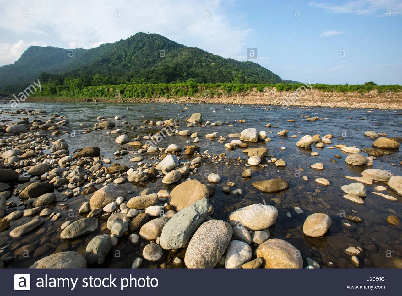 beautiful-landscape-view-of-bichanakandi-sylhet-bangladesh-J2050C.jpg