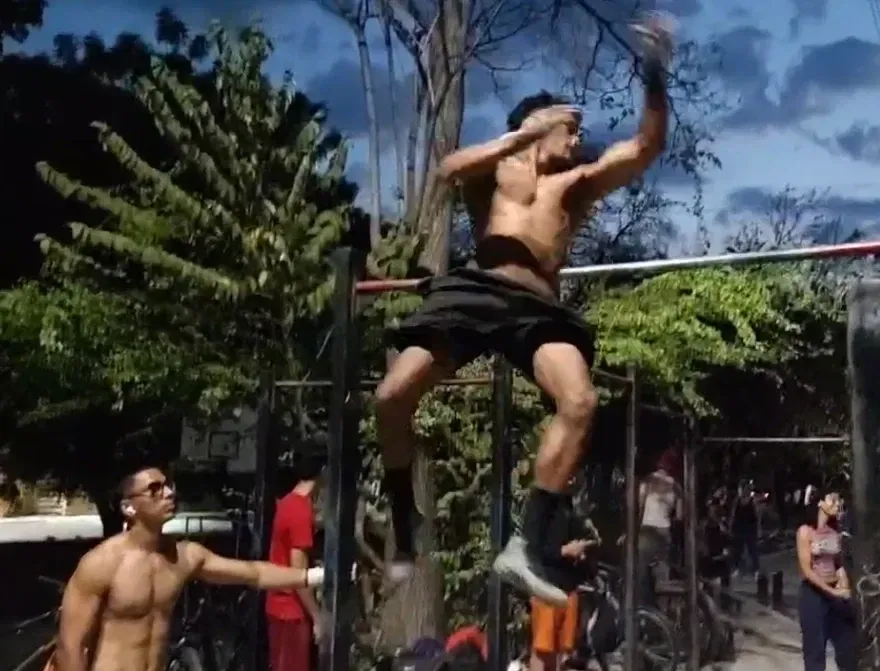 HVNGSC4mqoJxp4we_1000939029.webp