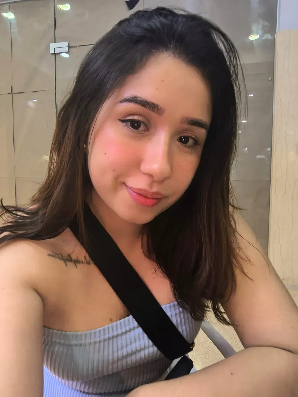 07OkrFIPqaewx5OX_1000105904.webp