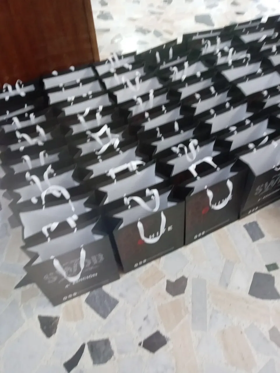 IwHuDehz6FEadtHW_1000223700.webp