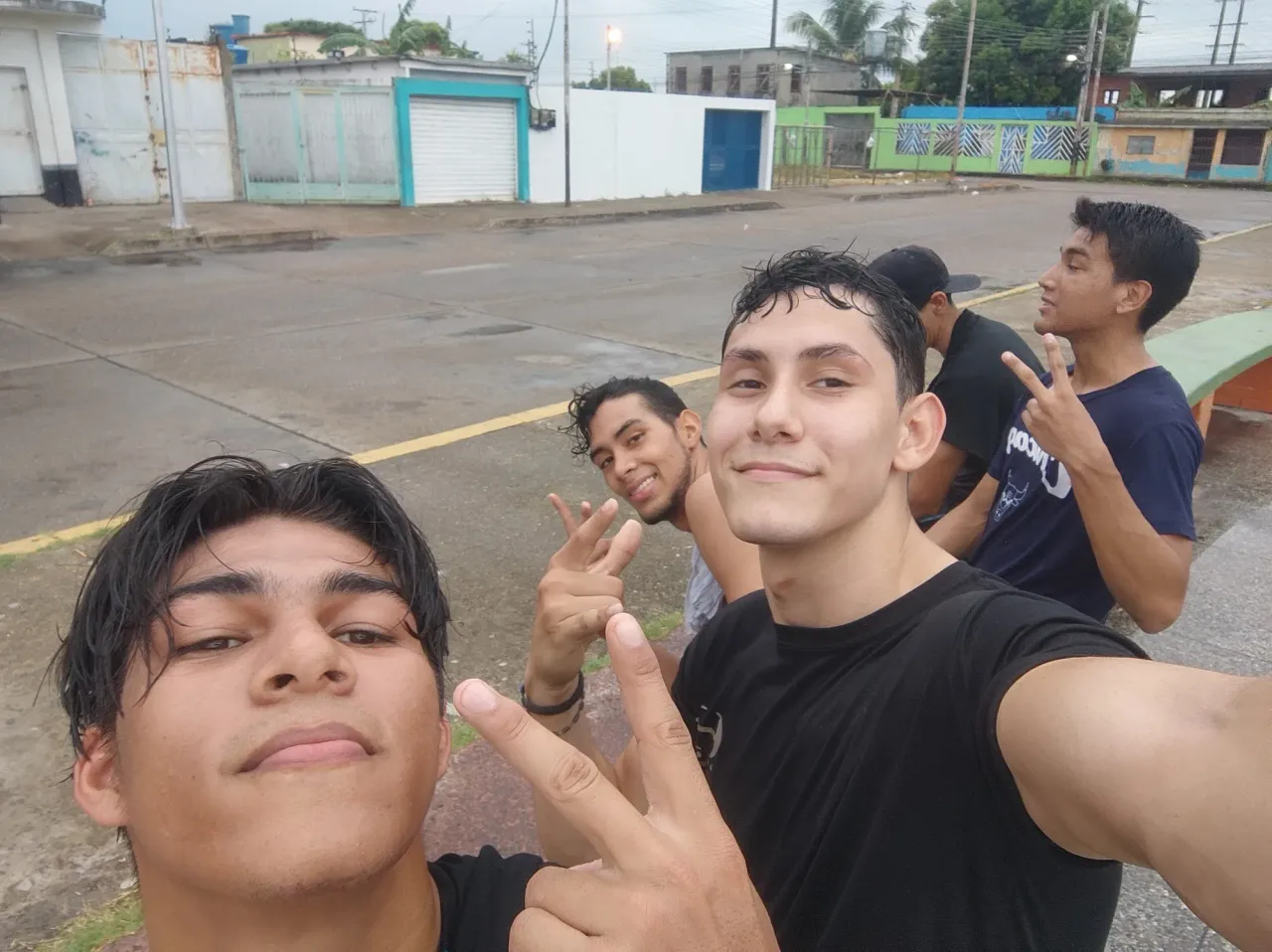 DDqzi4Bwqu09Rgks_1001766854.webp