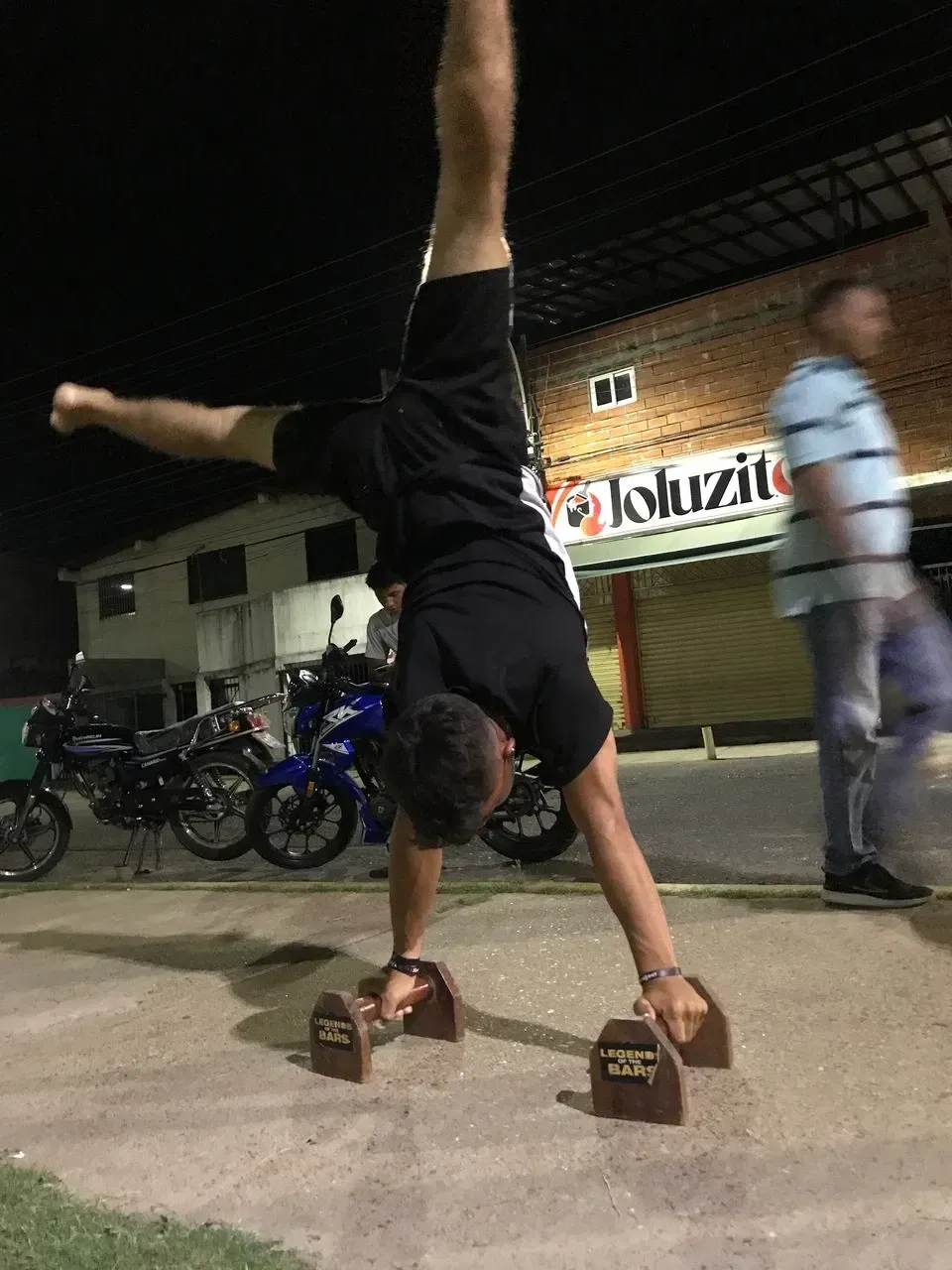 3hPh1VxYN6BUpOhb_1000086308.webp