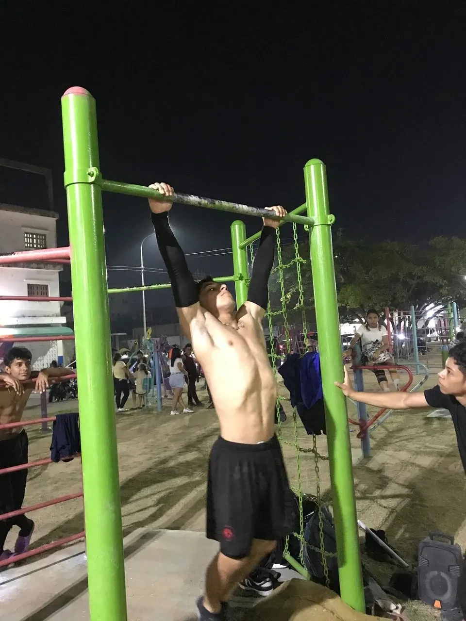 VVNKoVPNMcbq69mm_1000058114.webp