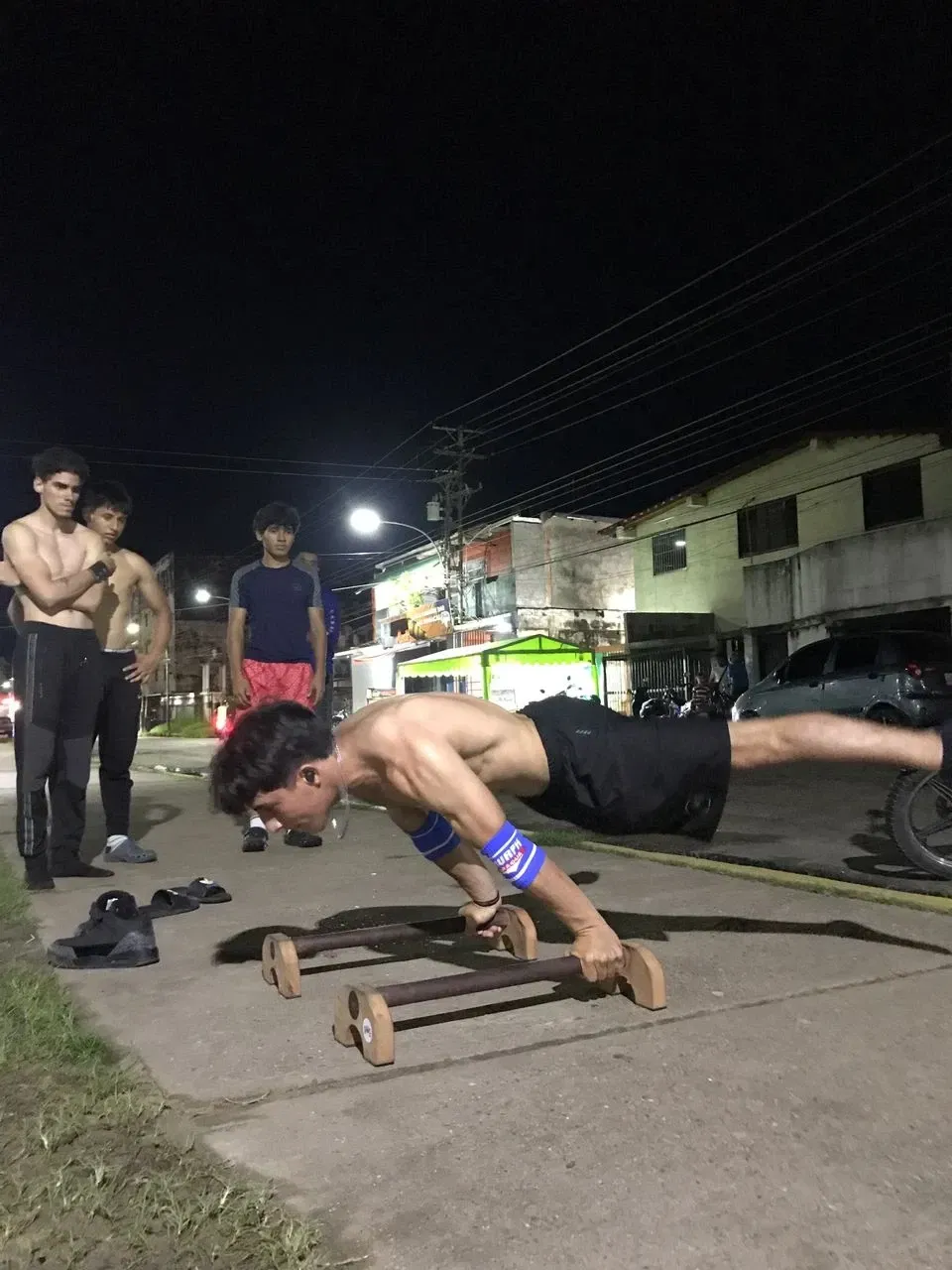 d4jzhxCEBqxcqNoE_1000116740.webp