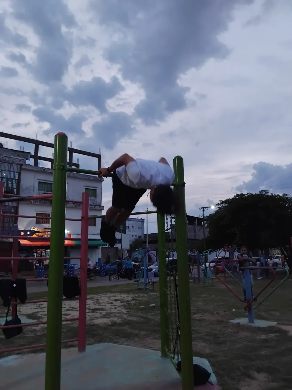 hLZFJYIG3jCAmcS2_1000078544.webp