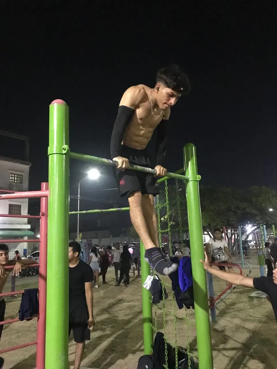 kdFnB9s2Vv0wu9Ta_1000058115.webp