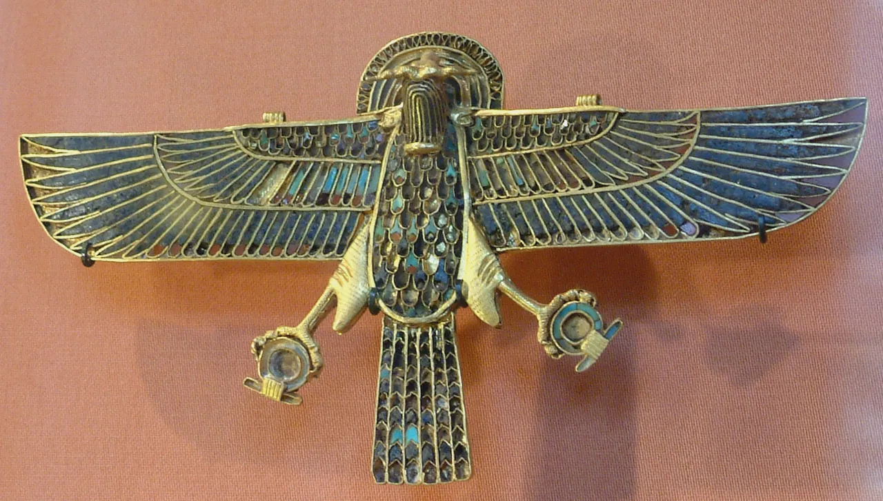 Egypte_louvre_091_faucon.jpg