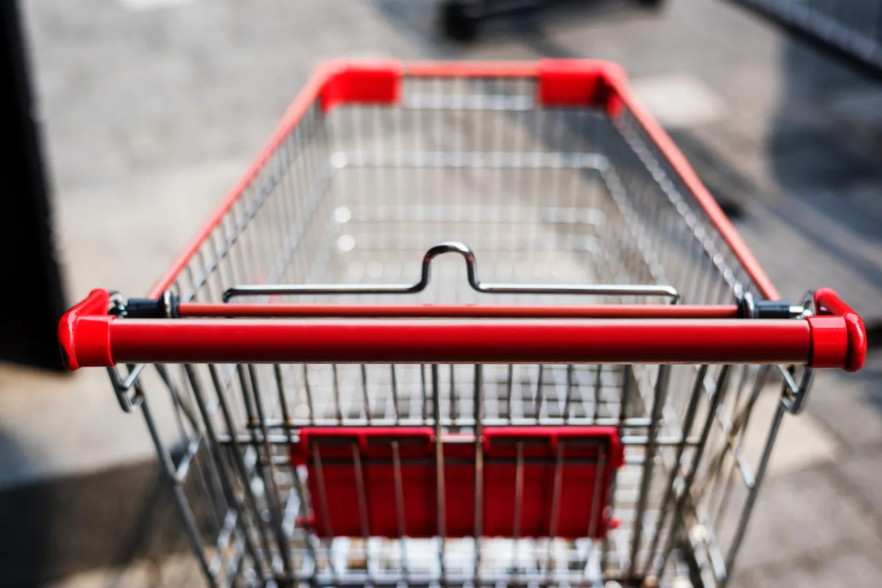 blur-cart-chrome-1437867.jpg