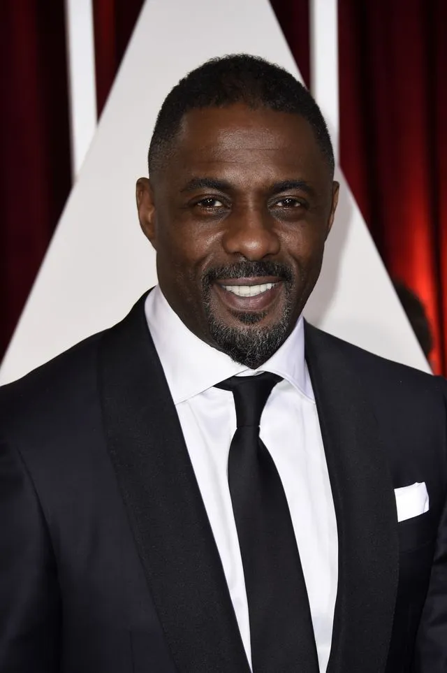 idris-elba-01-1541493327.jpg