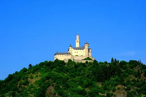 mark-castle-3414220__340.jpg