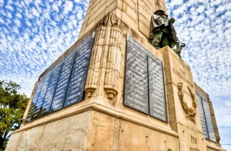 East London monument.jpg