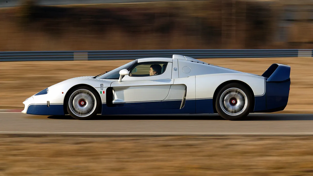 carpixel.net2004maseratimc1214847hd.jpg