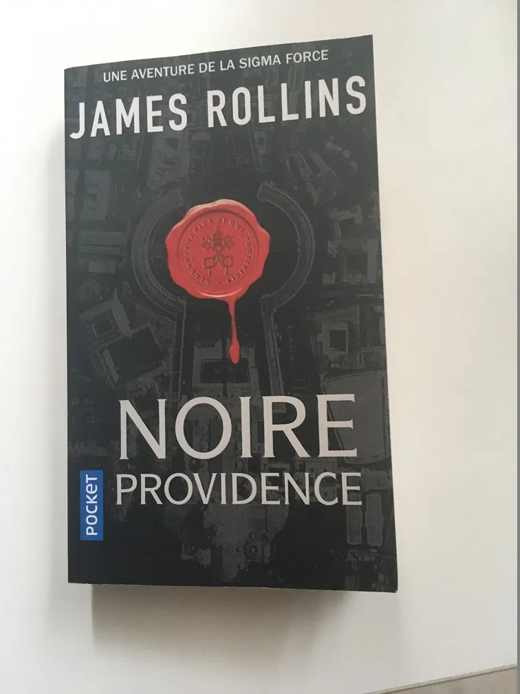 livre J Rollins Noire Providence.JPG