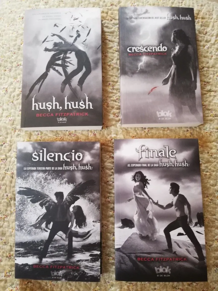Saga de hush hush (1).jpg