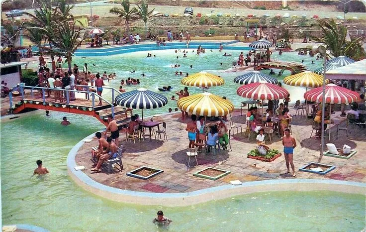 Piscina de Los Caracas.jpg