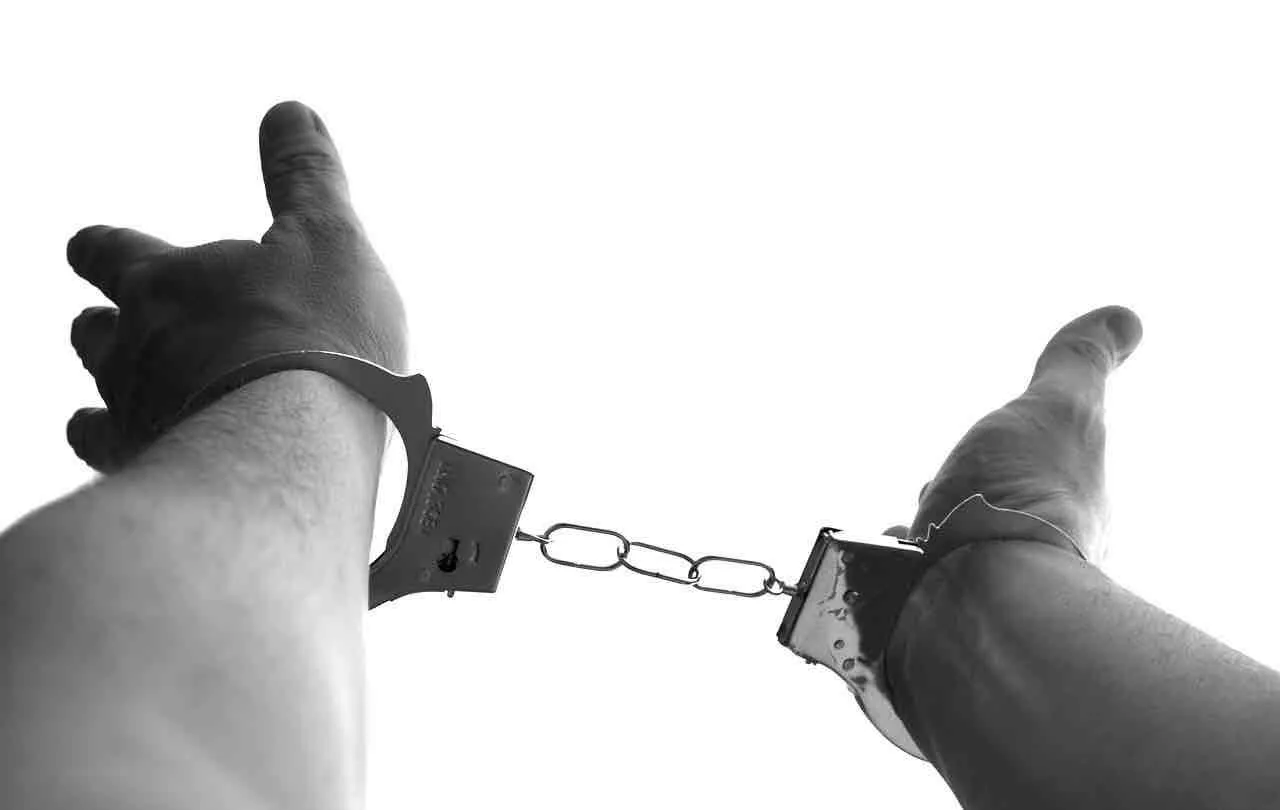 handcuffs-921290_1280 copy.jpg