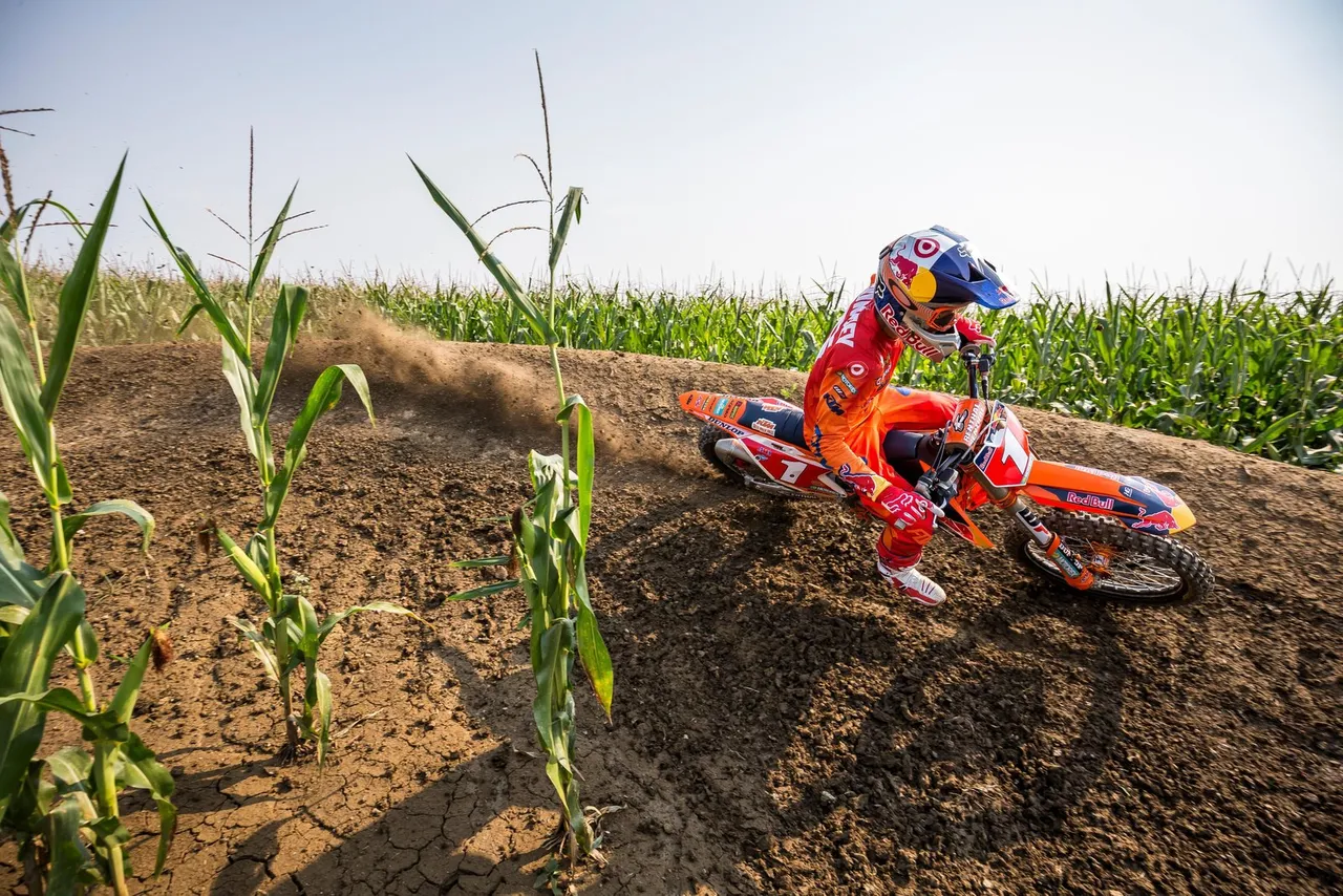 ryan-dungey-homegrown-corner.jpg