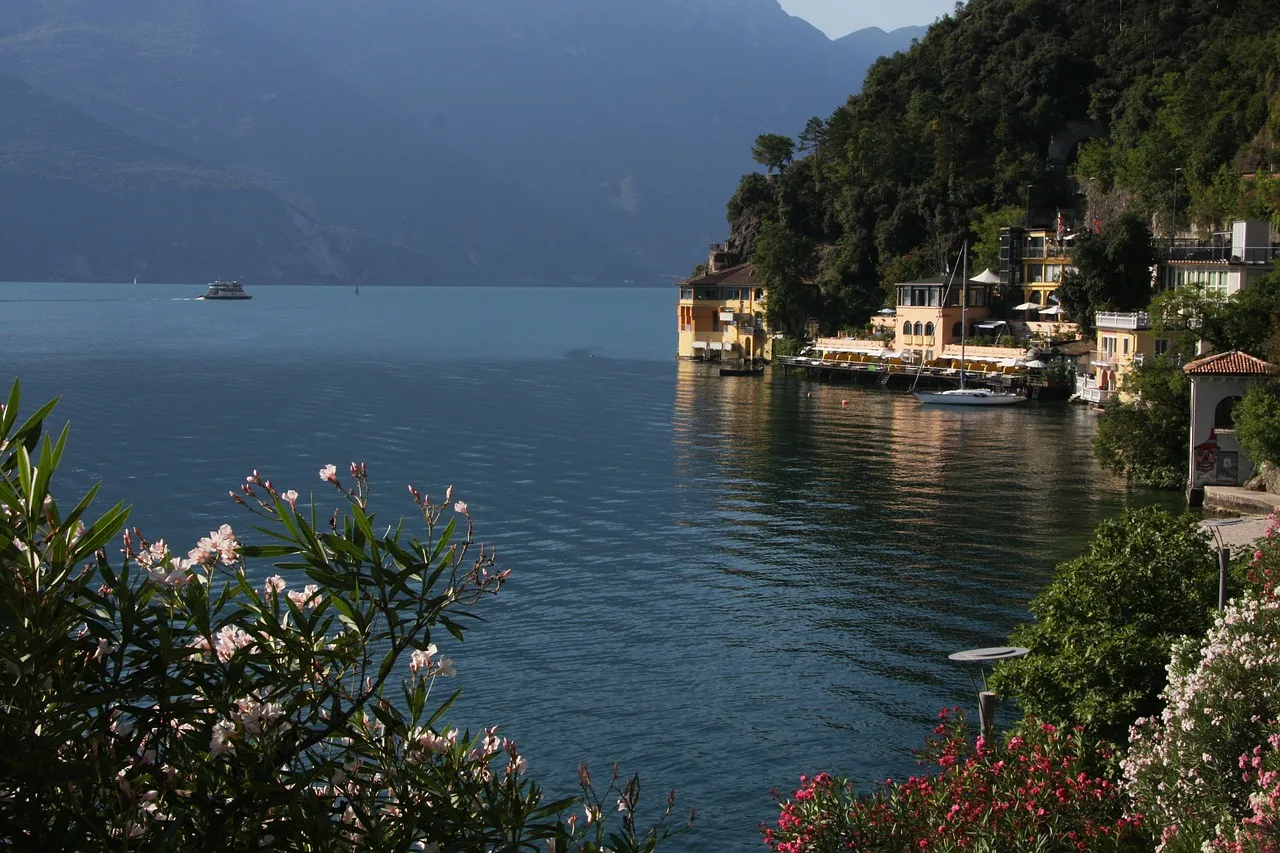 limone-sul-garda-337951_1280.jpg