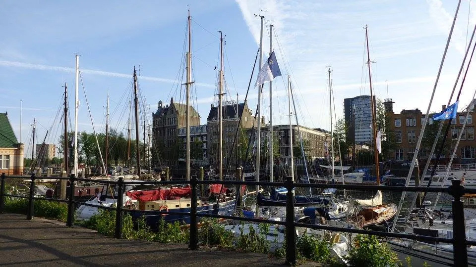 Rotterdam_kleiner_Segelhafen.jpg