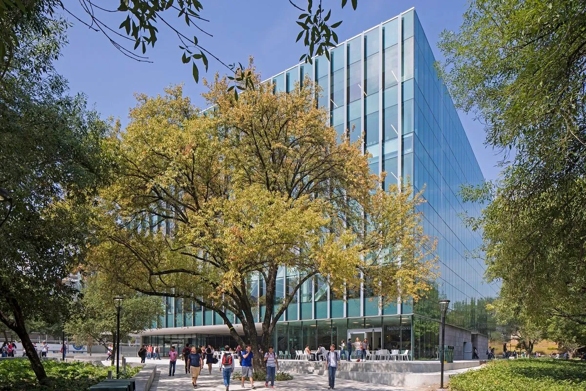 bibliotecaexteriorreal1ok-1-.jpg