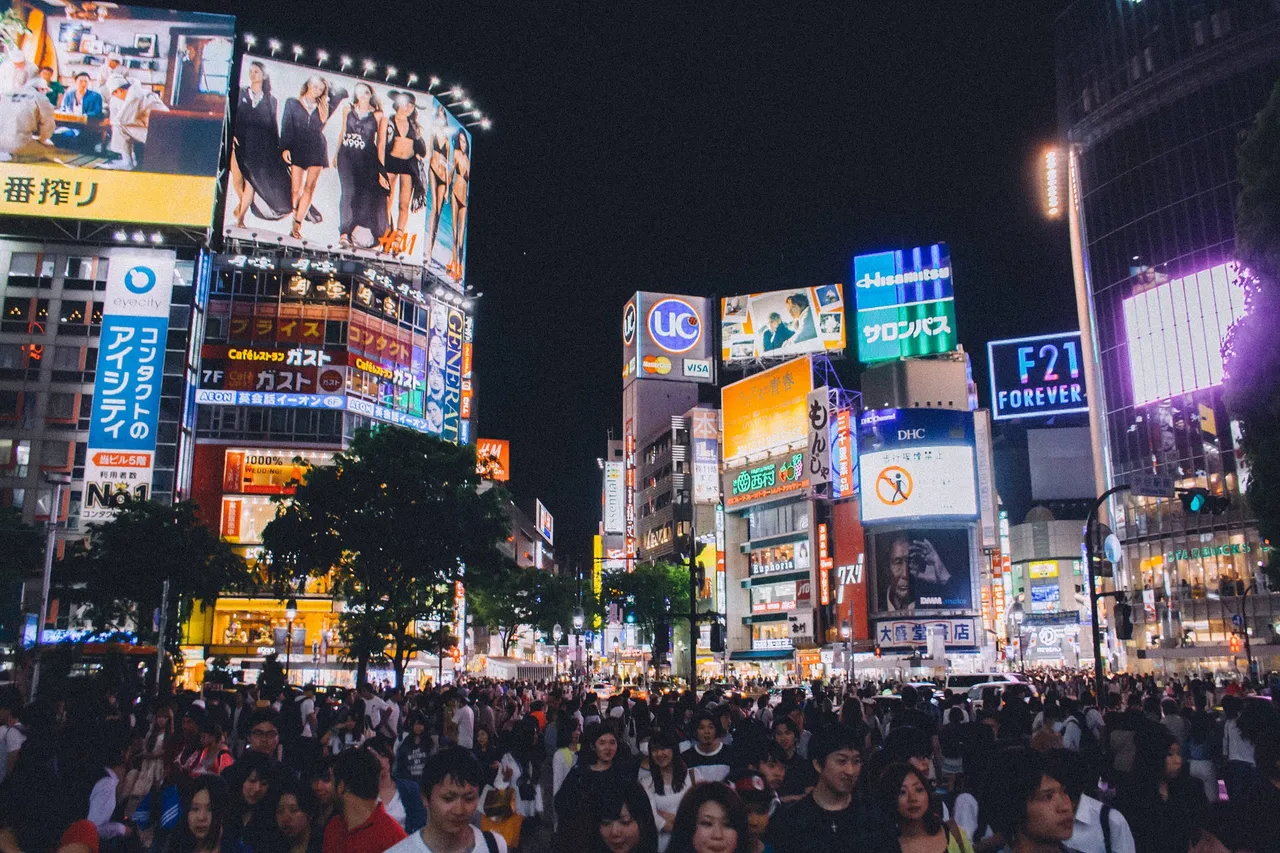 shibuya-crossing-923000_1920.jpg