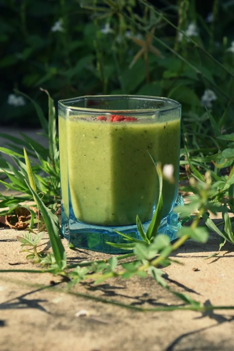 Arugula-pineapple-smoothie-2.jpg