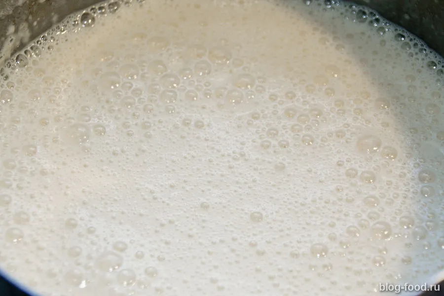 Pancakes on kefir and milk