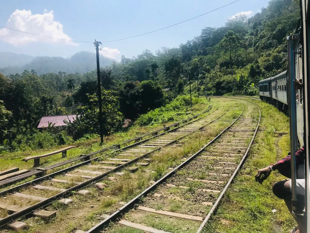 Kandy to Ella train journey , the most important is get a seat !