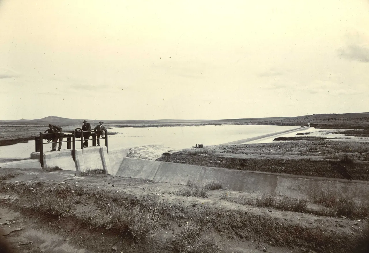 Bundaleer Waterworks Heritage Photo - Sluice Gates