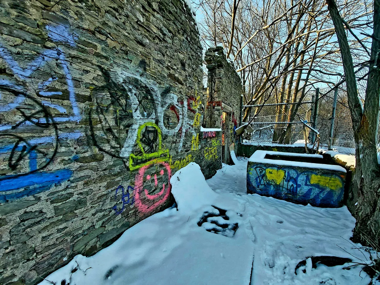 alt