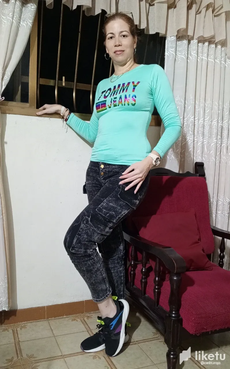clvv3pqek000fmzsz68ang0m4_GridArt_20240506_080857886.webp