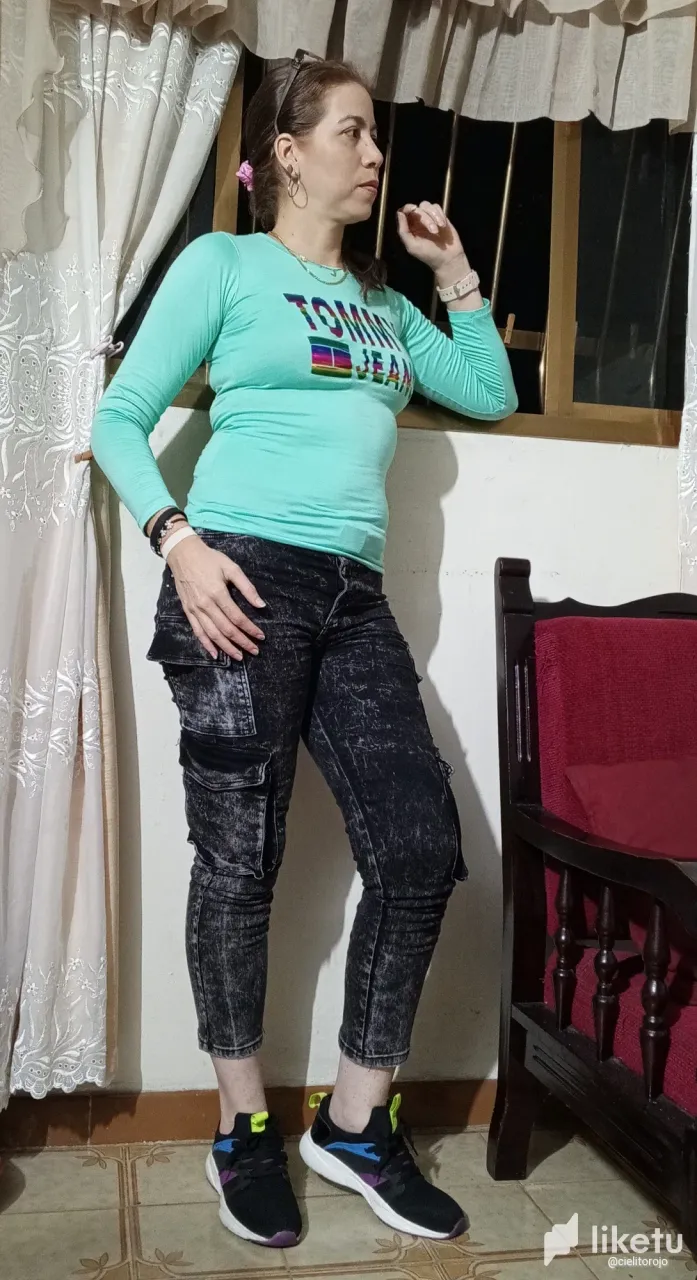 clvv3rhw201nbv6sz5ksz1j8b_GridArt_20240506_081012646.webp