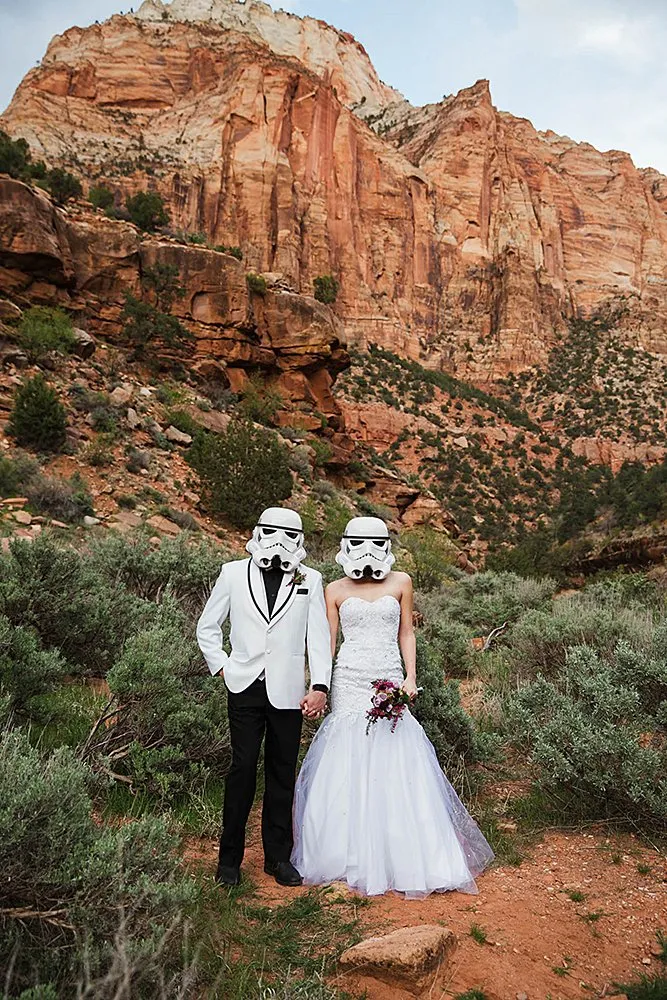 star-wars-wedding-bride-and-groom-in-the-stormtrooper-masks-deannapaigephoto.jpg