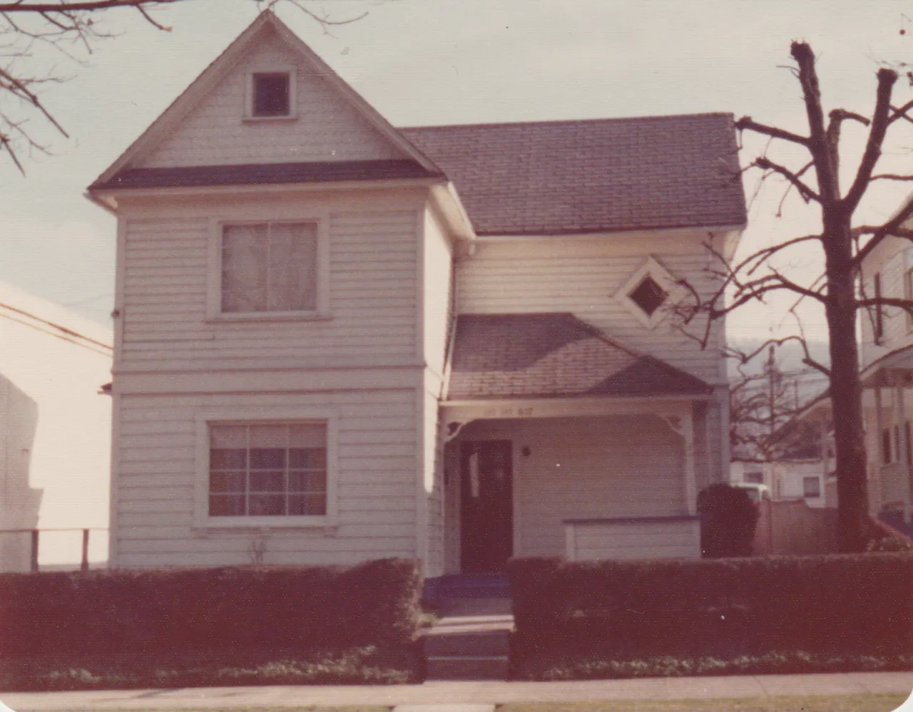 1974-02 - House in first photo, green truck in second pic, these 2pics not dated but might be from February of that year, 2pic-1.png