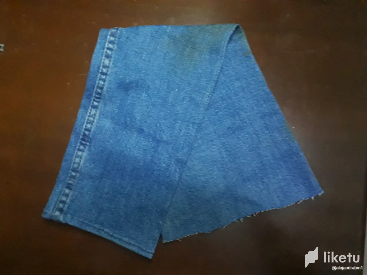 cllrdxkoa00t847sza1qs3iwt_jeans.webp