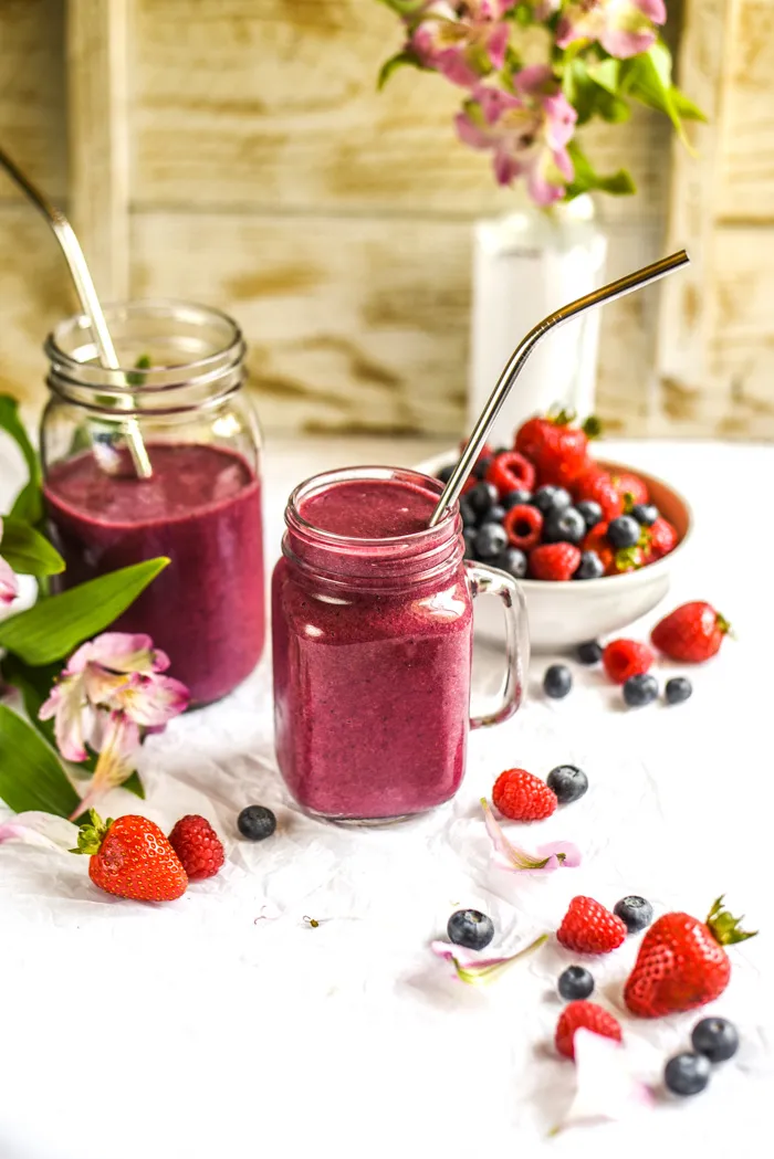 Ginger Berry Maca Smoothie-10.jpg