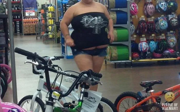 people-of-walmart-actually-exist-11.jpg