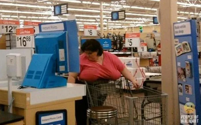 people-of-walmart-actually-exist-07.jpg