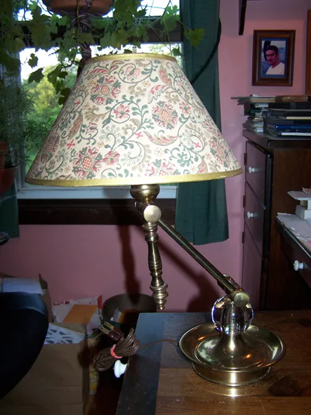 Spinet lamp1 crop July 2019.jpg