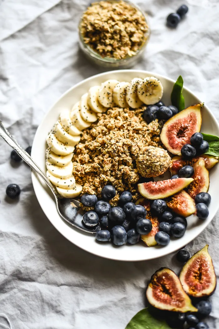 Easy Oats & Seeds Rawnola-9.jpg