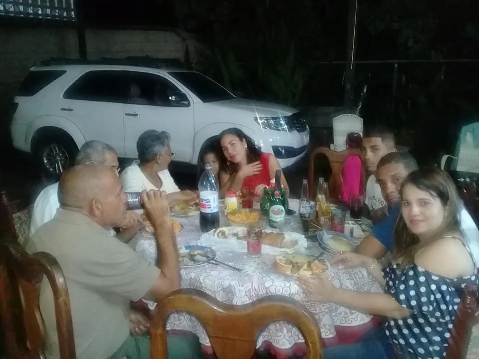 CENANDO EN FAMILIA DIC 2018.jpg