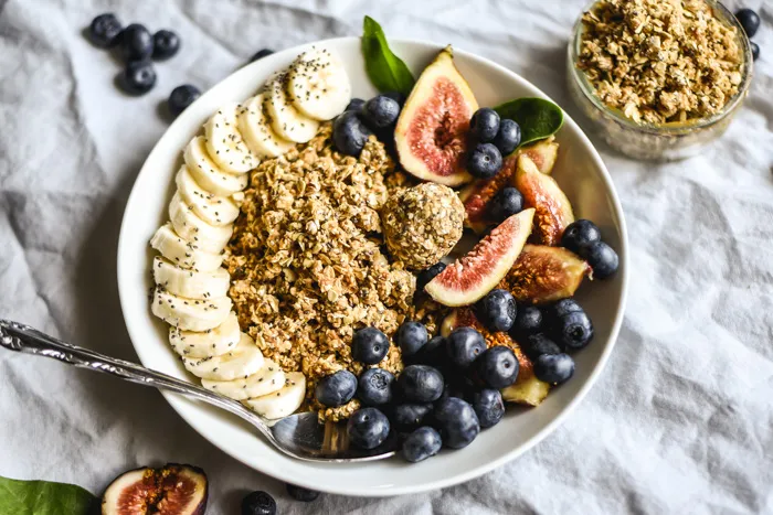 Easy Oats & Seeds Rawnola-5.jpg