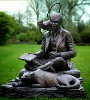 rudyardkiplingestatuavanessamarston.jpg