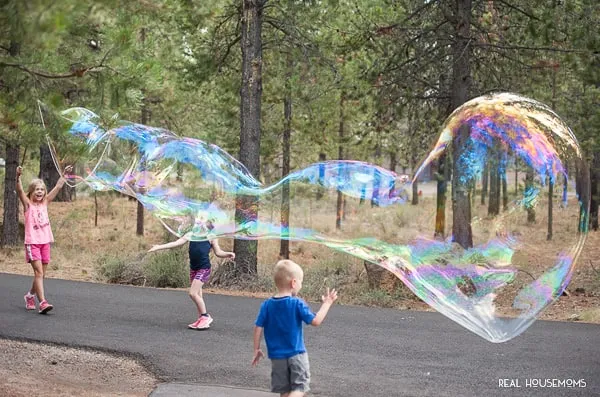 how-to-make-giant-bubbles-content10.jpg