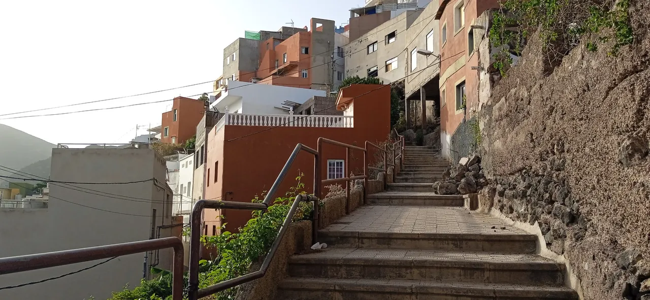 Cueva Roja Barrio Nuevo Ascenso Calles (18).jpg