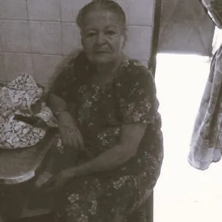 mamabw.jpg