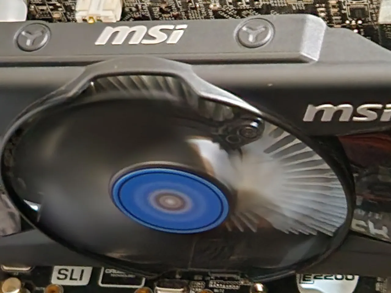 fan spin on R7.jpg