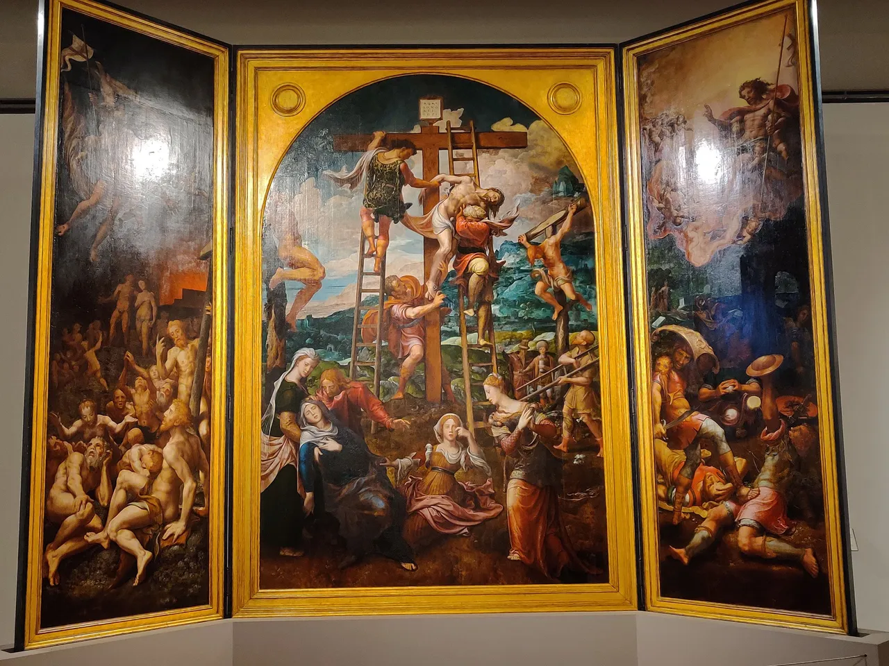 Pieter Coecke van Aelst descent from the Cross 1.jpg