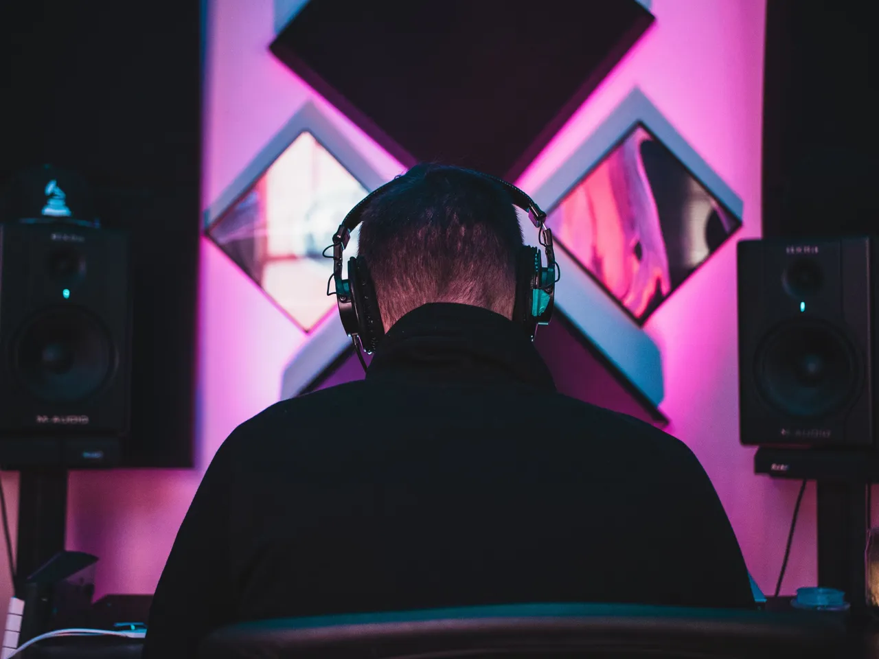 tanner-boriack-hxnBkzz9iL4-unsplash.jpg